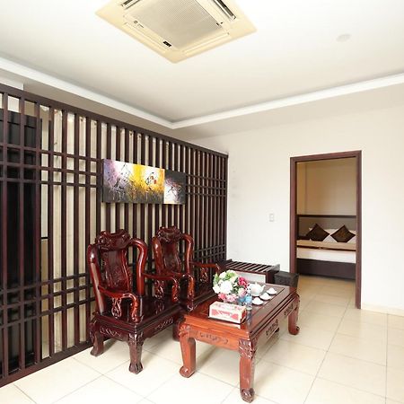 Golden Quang Tri Hotel Dong Ha Bagian luar foto
