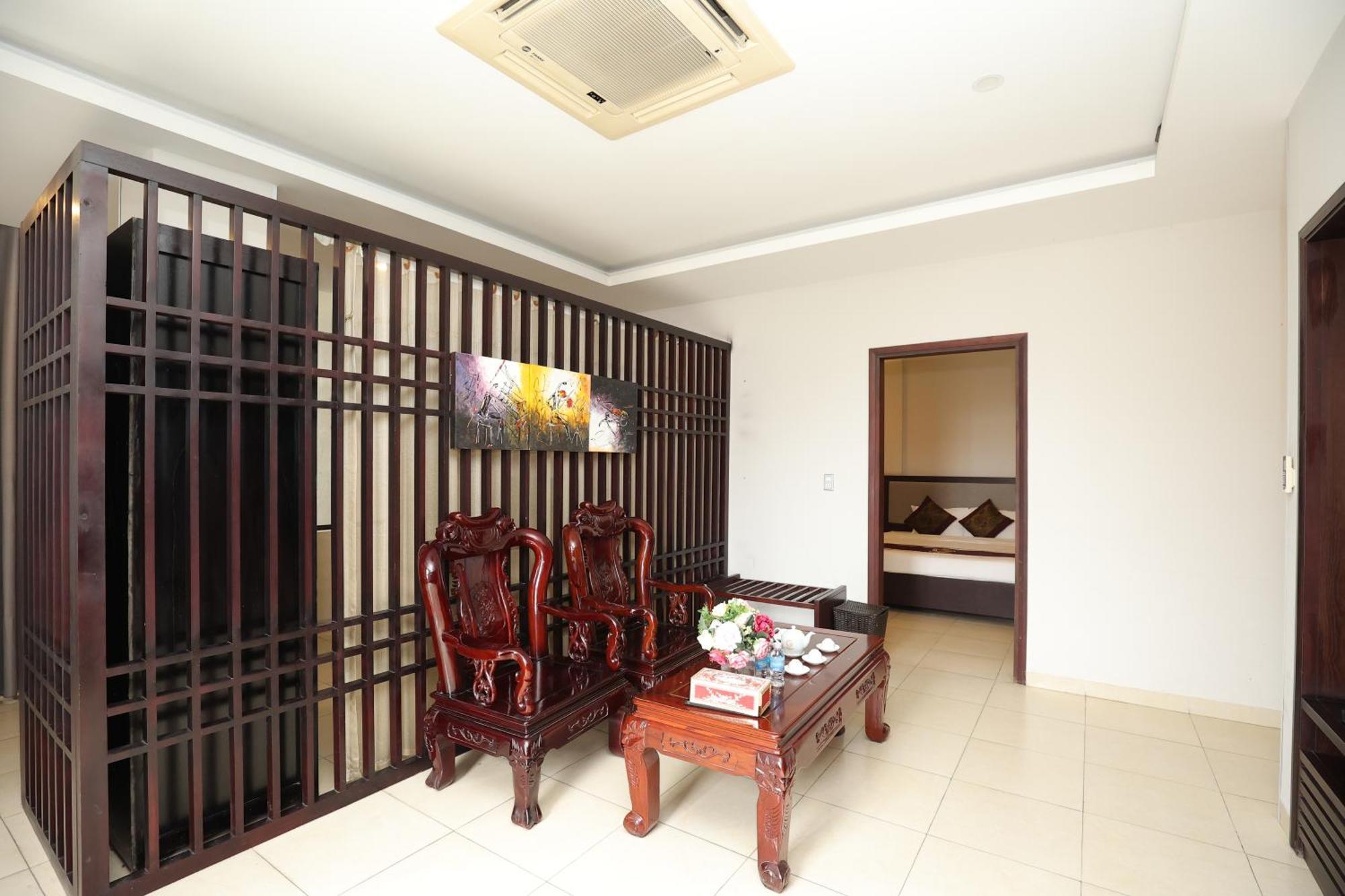 Golden Quang Tri Hotel Dong Ha Bagian luar foto