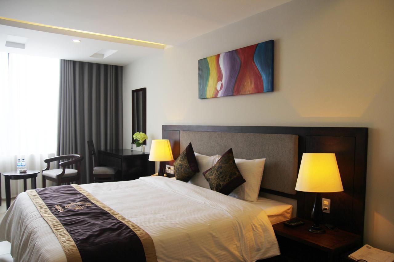Golden Quang Tri Hotel Dong Ha Bagian luar foto