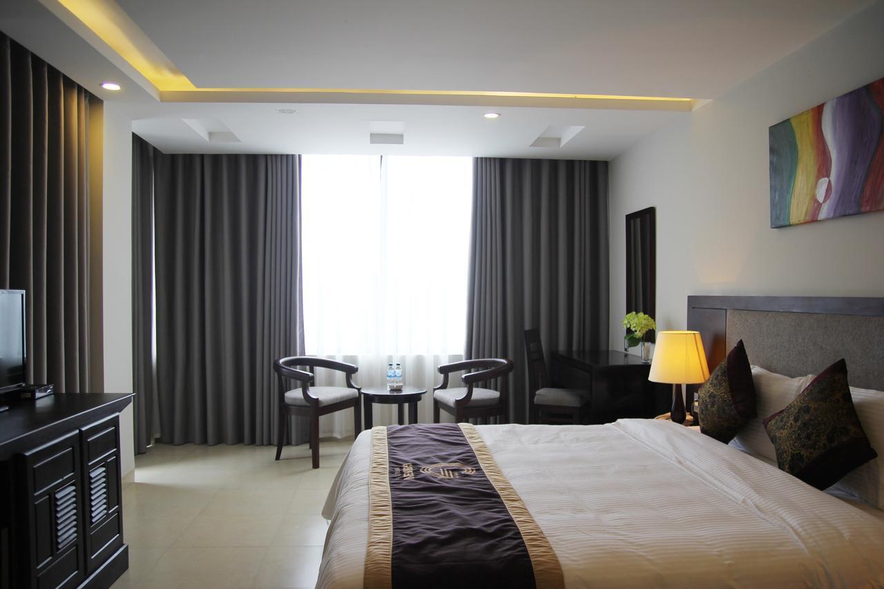 Golden Quang Tri Hotel Dong Ha Bagian luar foto