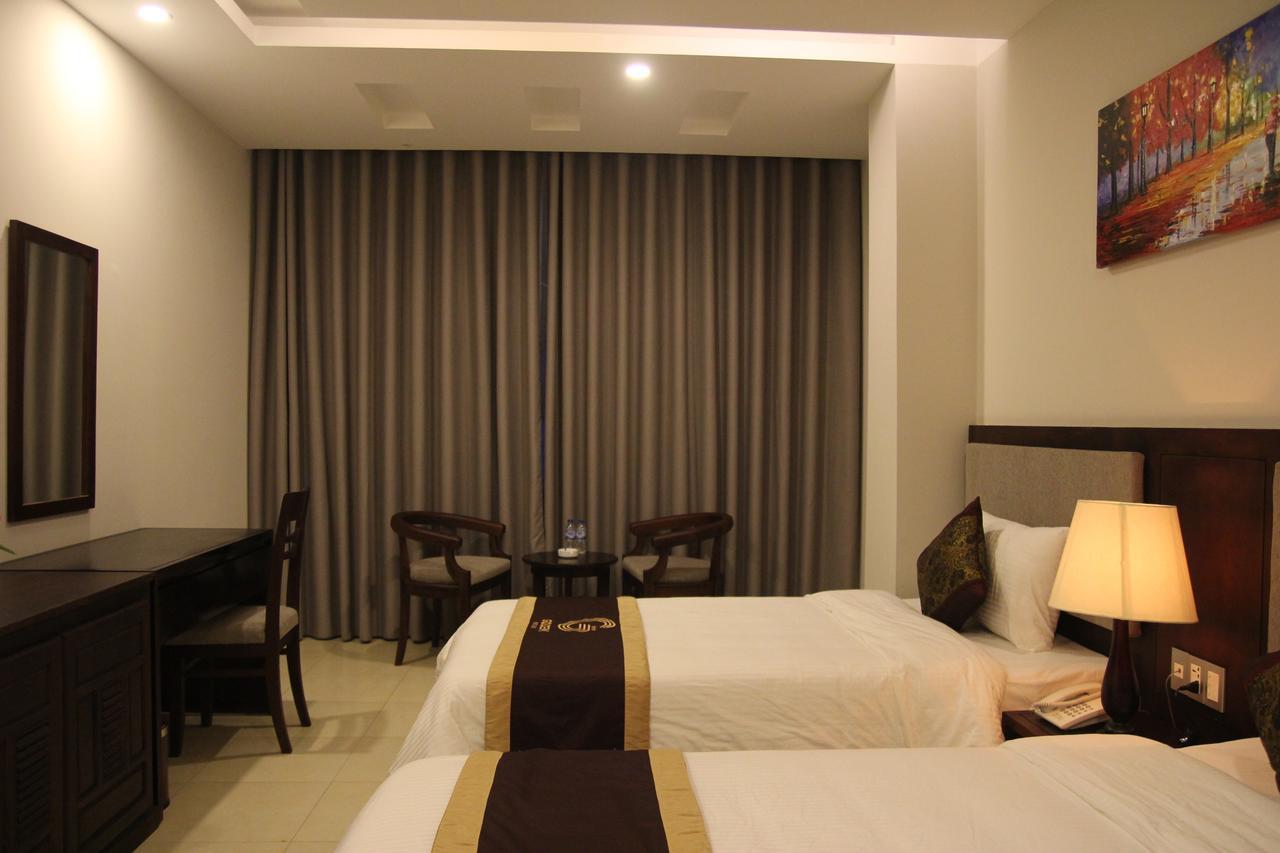 Golden Quang Tri Hotel Dong Ha Bagian luar foto